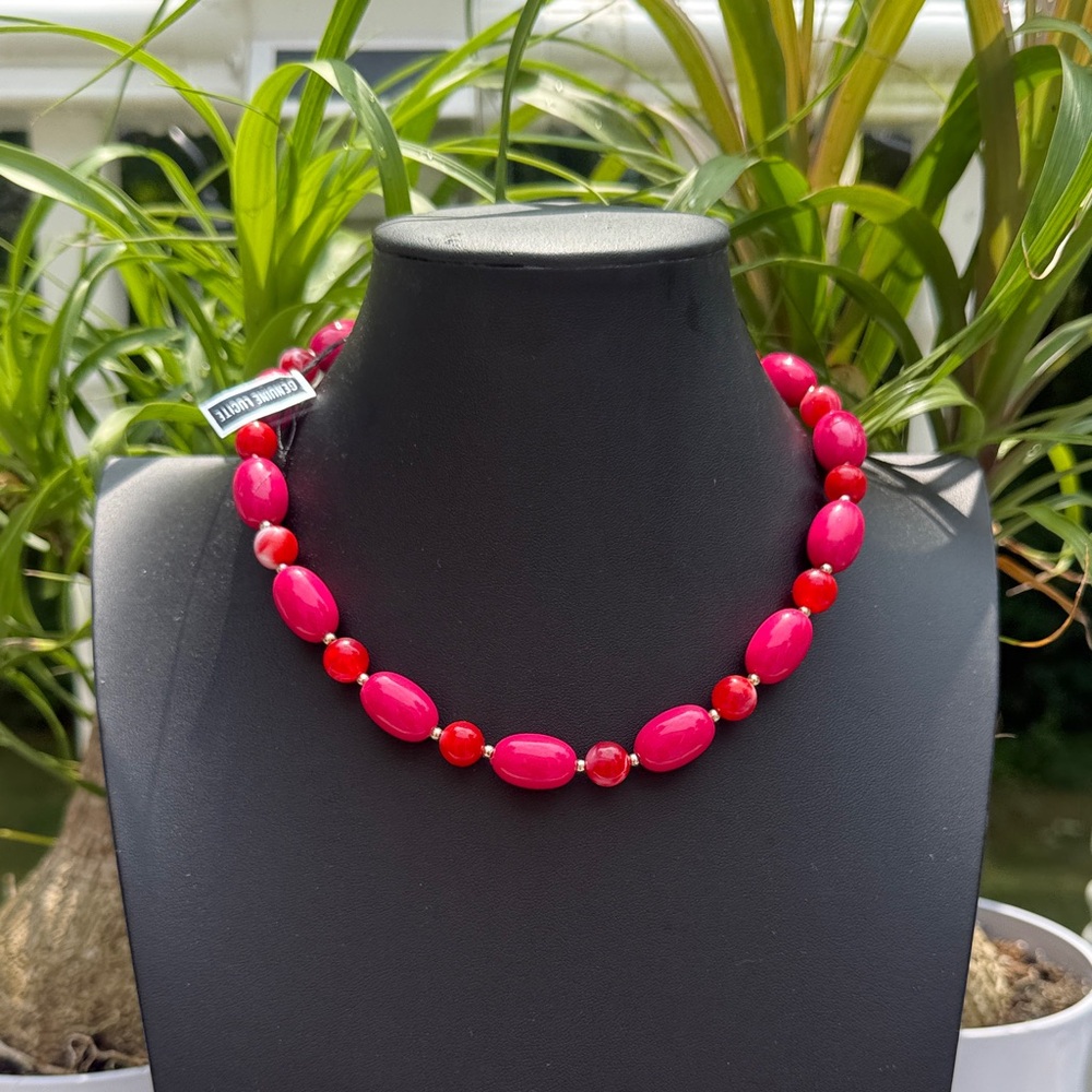 Vintage genuine LUCITE pink bead necklace